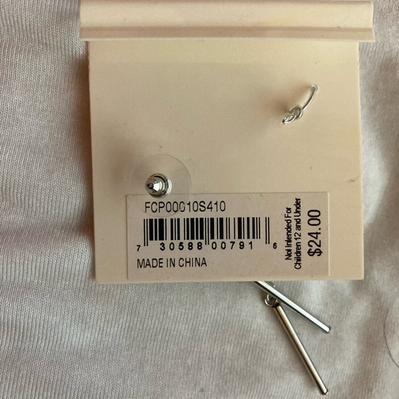 Silver stud earring and ear cuff - Picture 2 of 2